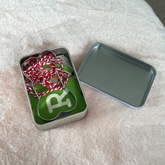 Doggie birthday celebration tin - Picture 4 of 4